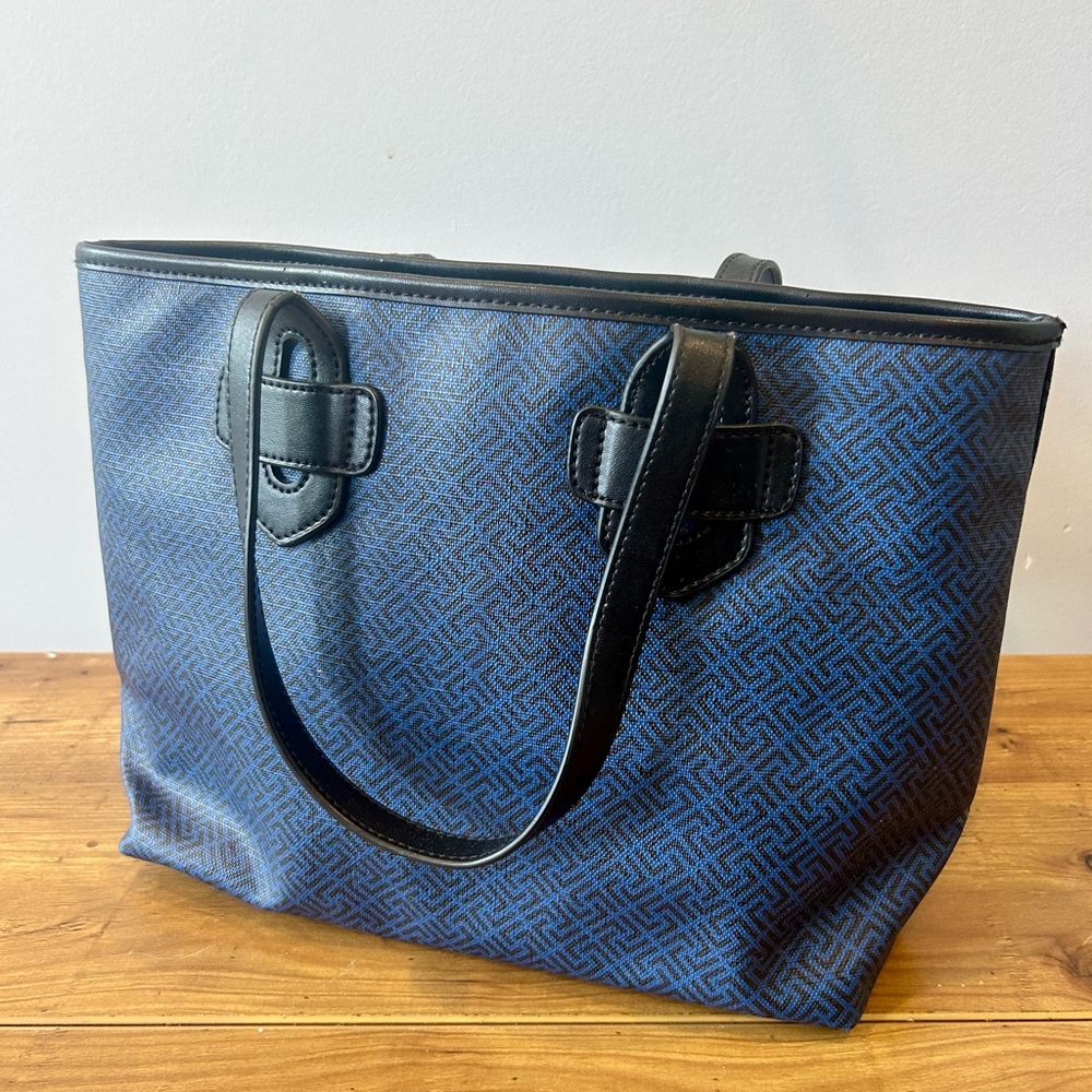 Tila March Greek Key Tote – Navy/Black